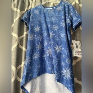 NWT-LuLaRoe Gracie snowflake shirt-size 8